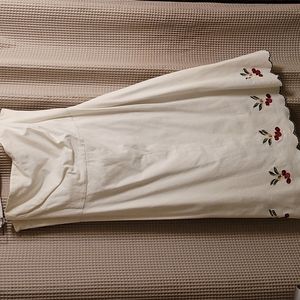 White strapless dress